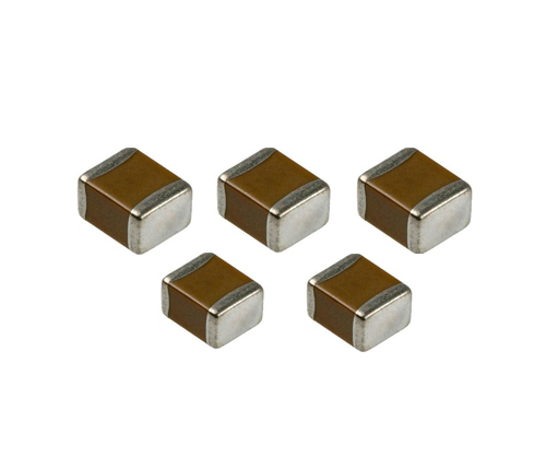 如何区分贴片电容的误差？